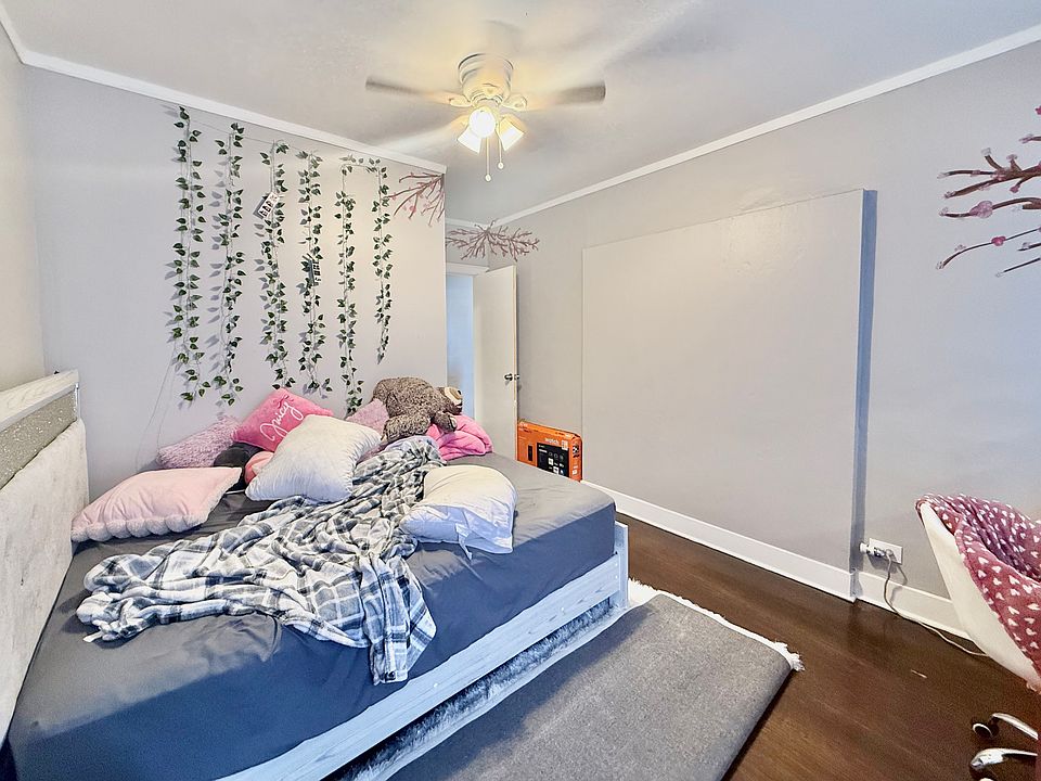 1st image of 2057 W Touhy Ave APT 3
