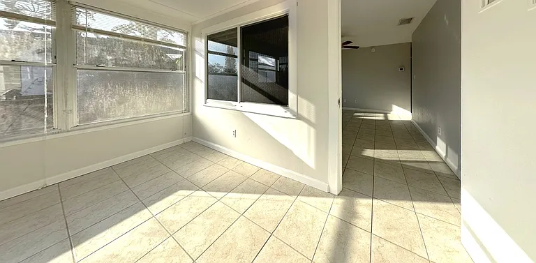5566 Kelly Dr N — Photo 24