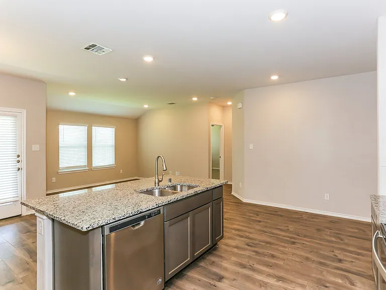 980 Alton Dr — Photo 9