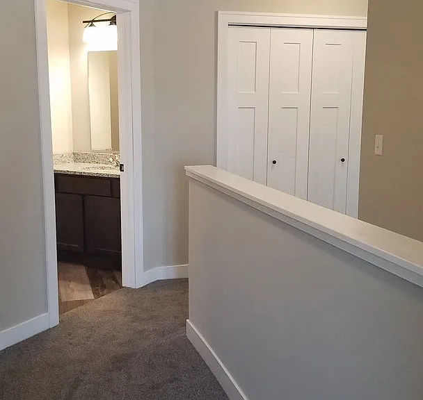 551 Meadow Ln — Photo 5