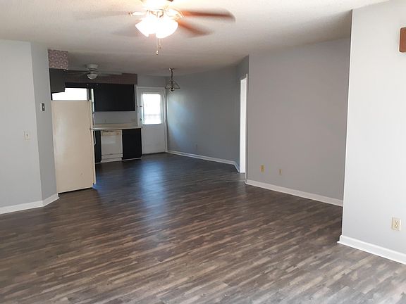 5th image of 1412 Michelle Dr #B