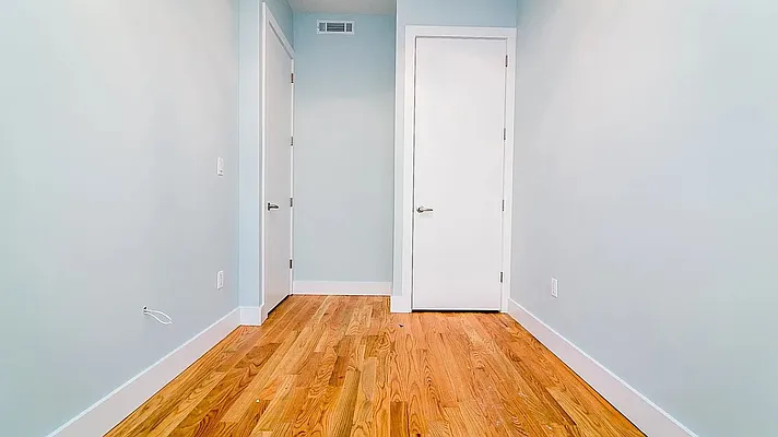 Rented by PREMIUM US INC | media 2