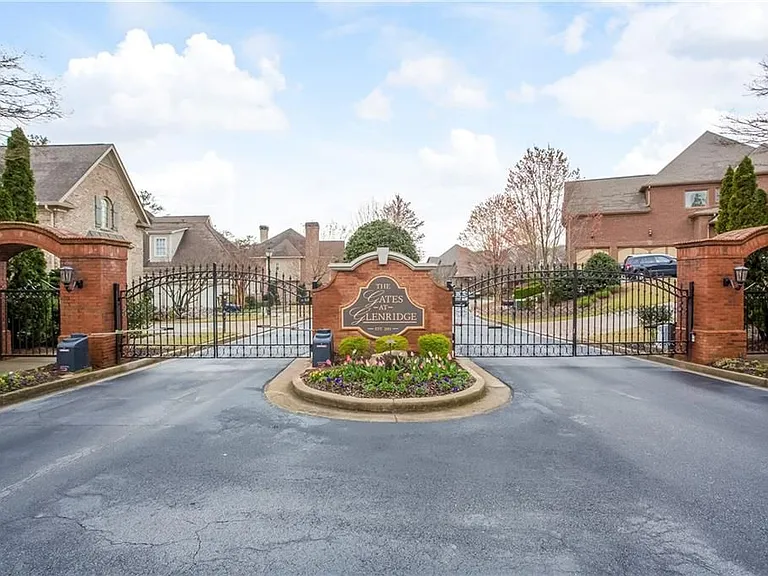 950 Glengate Pl — Photo 1