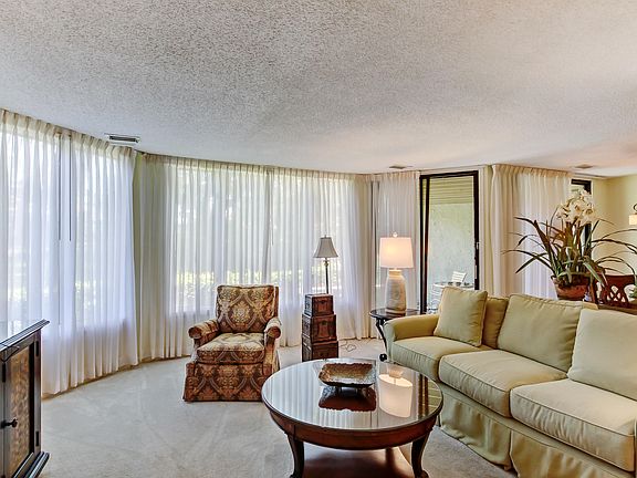 5th image of 2306 Boxwood Ln