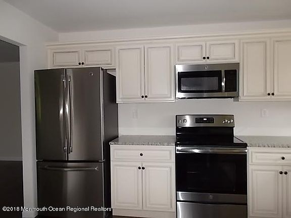 3rd image of 646A Plymouth Dr #100A