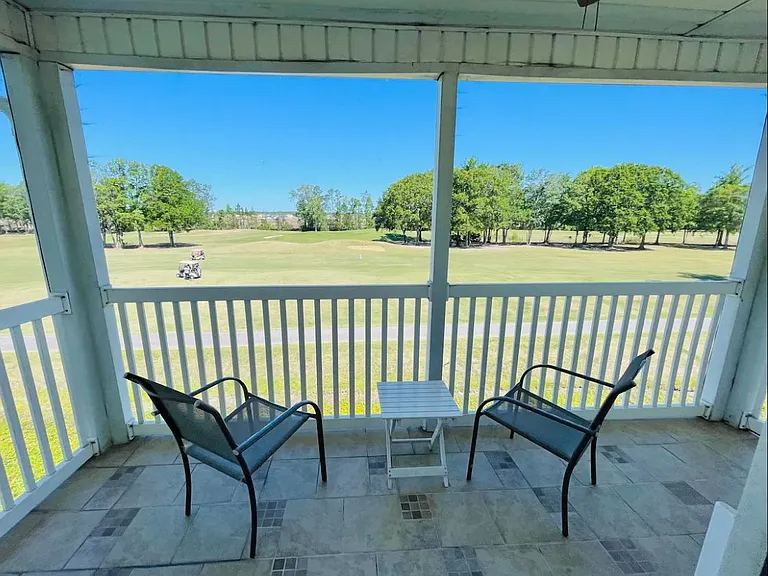 581 Blue River Ct #H — Photo 2