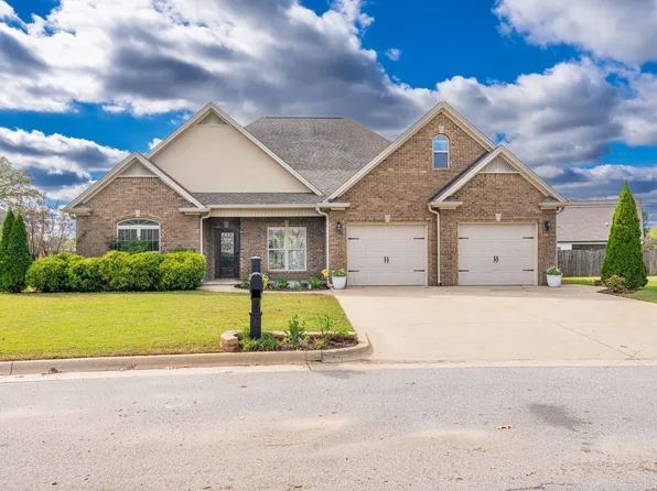 146 Cottonwood Dr, Muscle Shoals, AL 35661