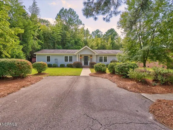 260 E Delaware Avenue, Southern Pines, NC 28387