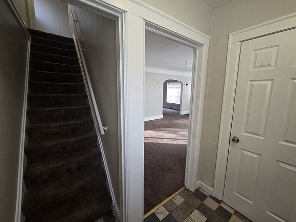 2nd image of 15858 Sussex St