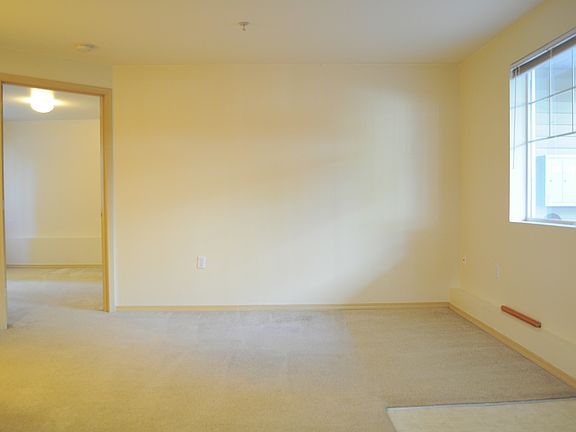 5th image of 4337 9th Ave NE APT A