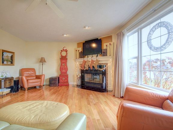 5th image of 509 S Chaucer Blvd