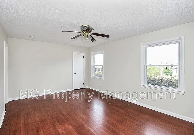 243 Eden Cir — Photo 5