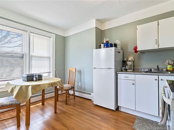 5th image of 110 Cornhill St