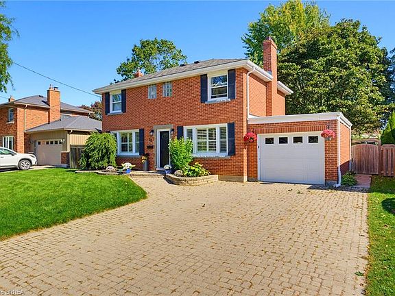 2nd image of 38 Admiral Rd