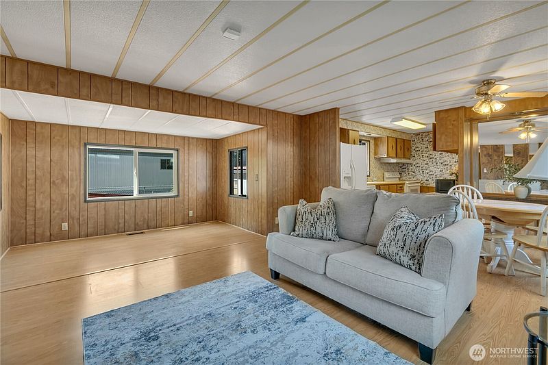 5th image of 4707 Black Lake Belmore Road SW #41