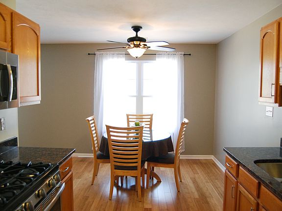 5th image of 8213 Lincoln Cir APT A