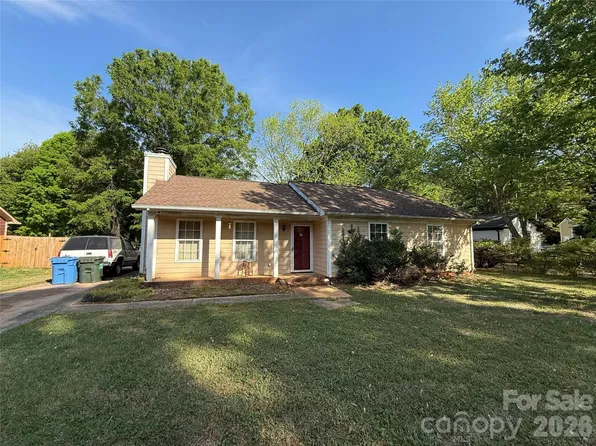 9839 Standing Wood Ct, Mint Hill, NC 28227