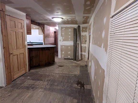5th image of 2528 Caroline Ave