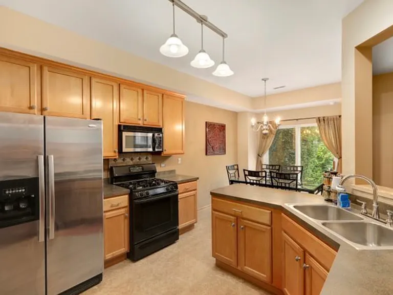3165 Bromley Ln — Photo 12