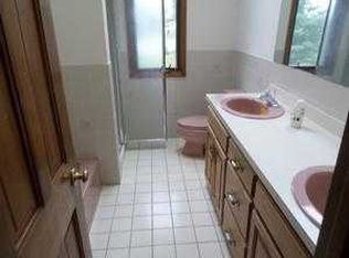 5 Wellington Court Dr, Danbury, CT 06811