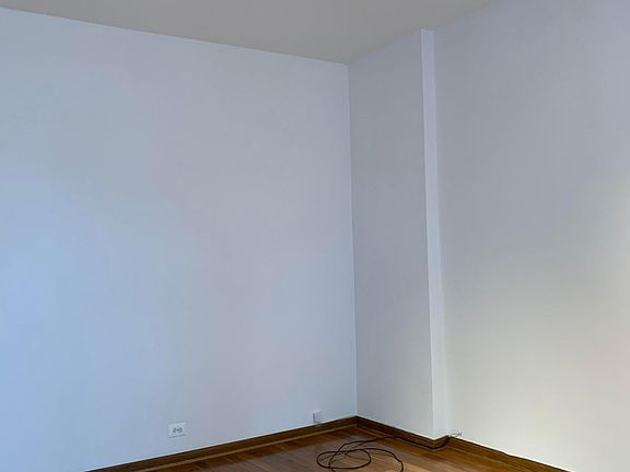 4th image of 1414 W Erie St #1