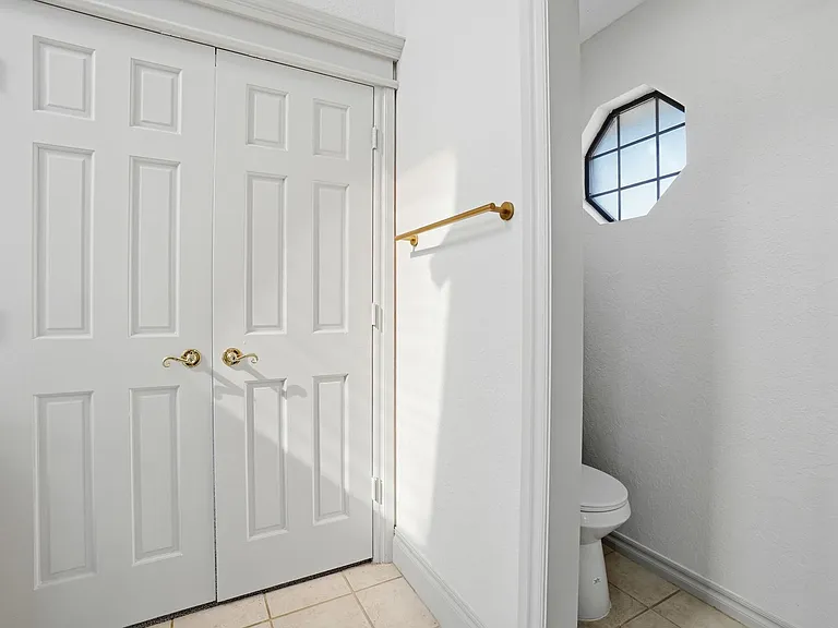 3102 NE Heritage Dr — Photo 12