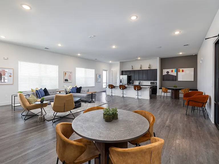 Moonlight Apartments — Photo 27