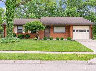 2606 Pinegrove Dr, Dayton, OH 45449