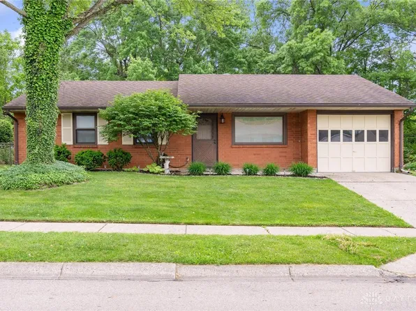 2606 Pinegrove Dr, Dayton, OH 45449