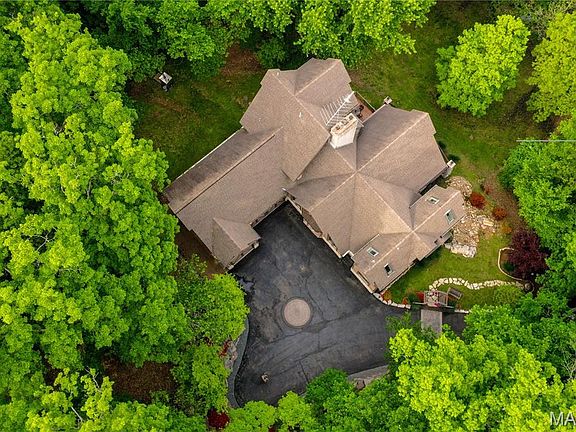 3rd image of 4218 White Oak Dr