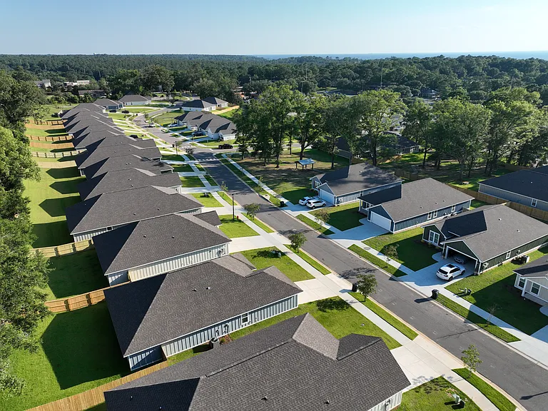 Cottages at Parkstone — Photo 18