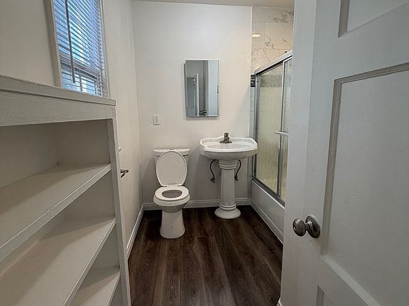 5th image of 2644 1/2 Broadway Ave