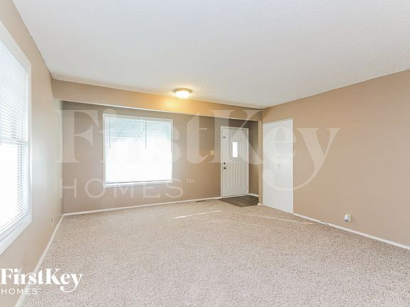 3rd image of 25 Iris Ave