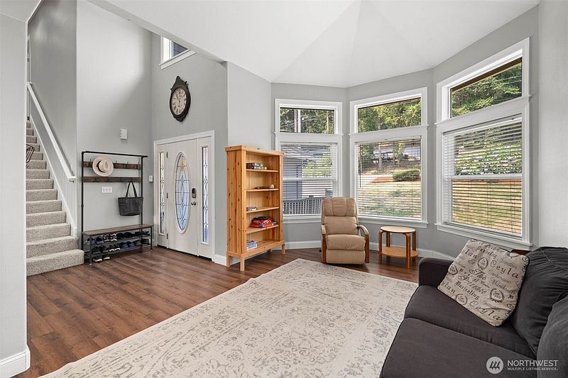 2nd image of 317 66th Avenue NE