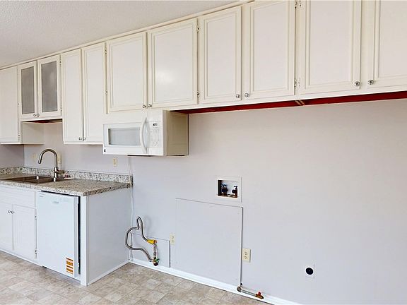 4th image of 904 Sunset Rdg