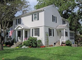 8302 Donnybrook Dr, Chevy Chase, MD 20815