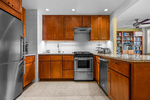 Sold by BLU Real Estate | media 9