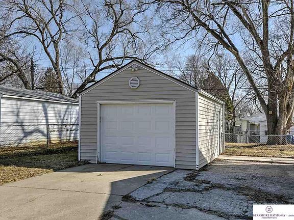 4th image of 7305 S 71st St