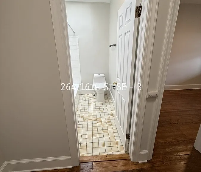 264 16th St SE #3 — Photo 3