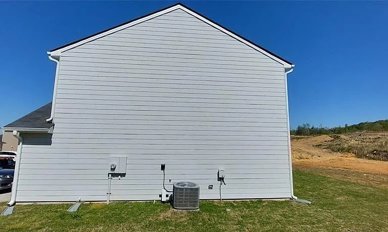133 Oxford Ln — Photo 31