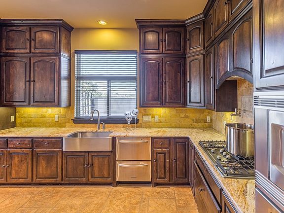 2nd image of 3533 La Cumbre Dr