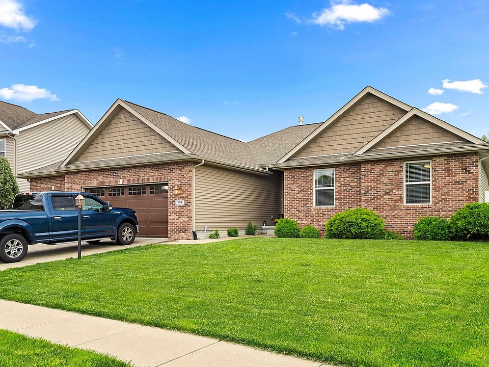 1st image of 901 Stonelake Dr