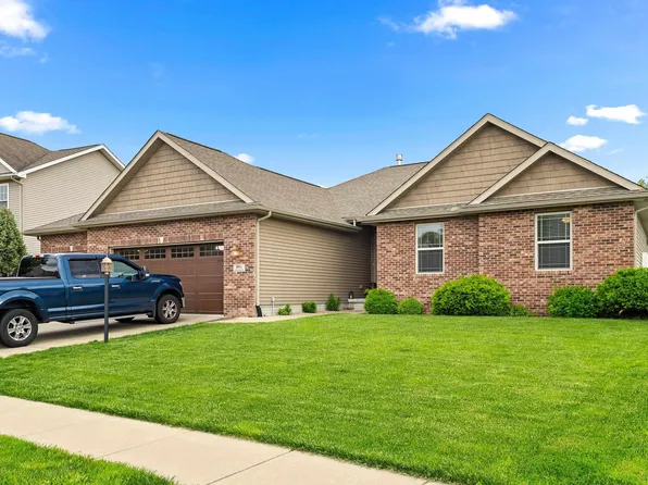 901 Stonelake Dr, Metamora, IL 61548