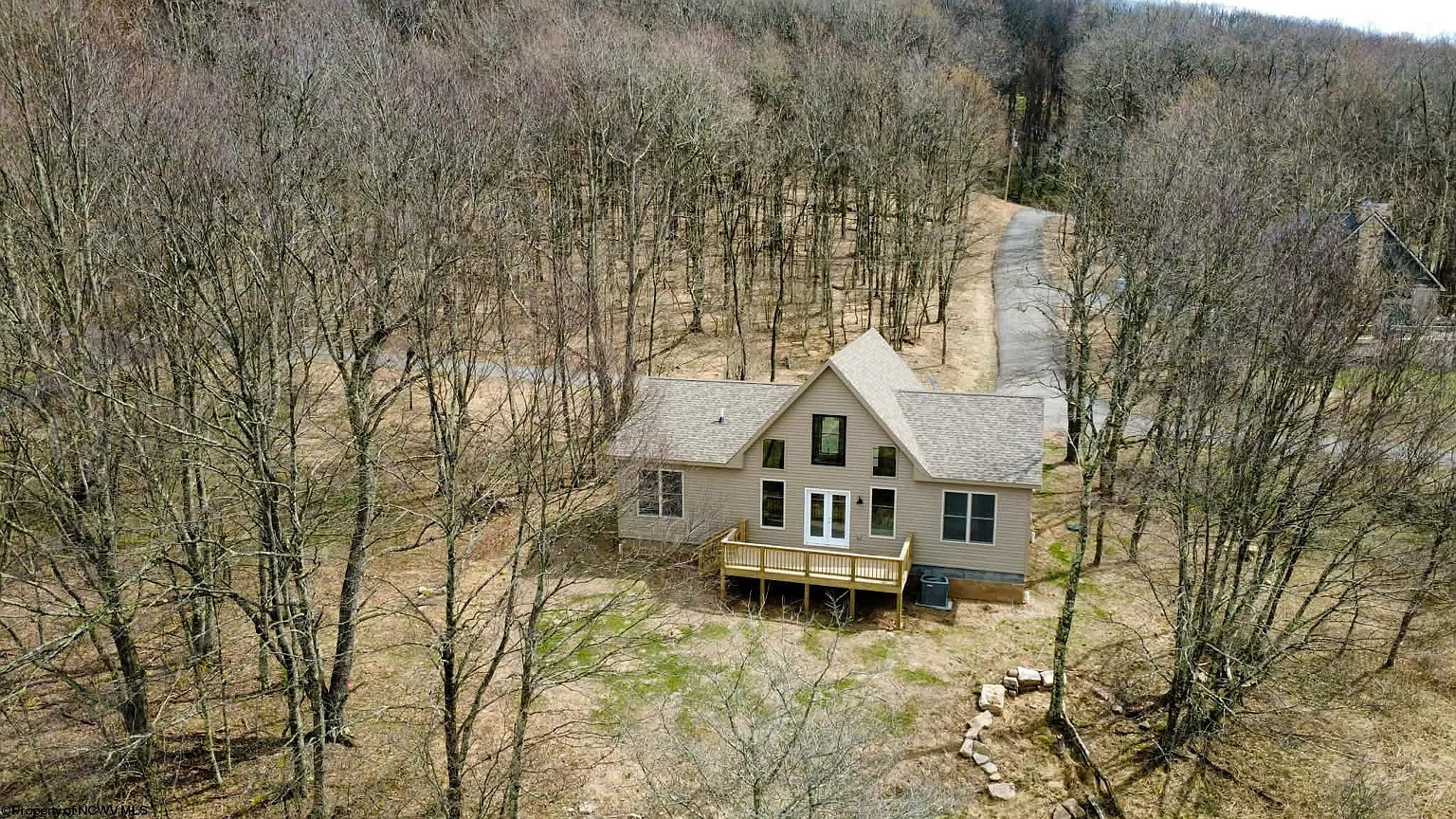 371 Goldfinch Ln photo 1