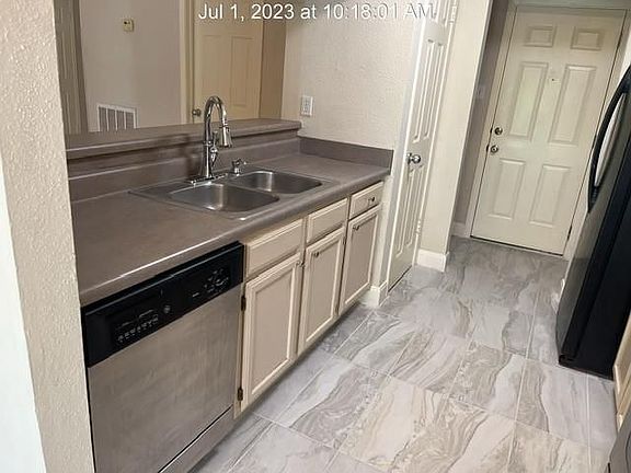 4th image of 3920 Frontier Dr
