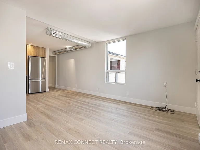 1146 College St #3 — Photo 8