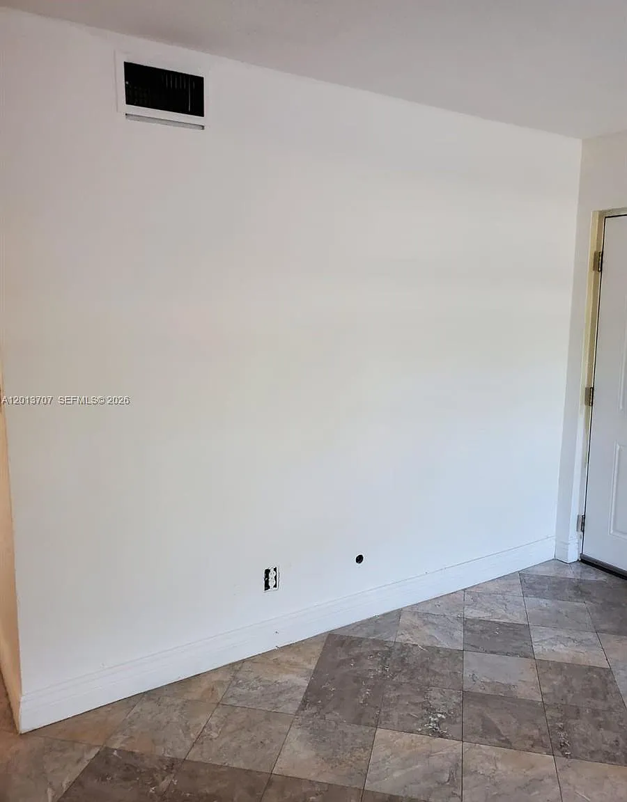 Cypress Trace Condo — Photo 4