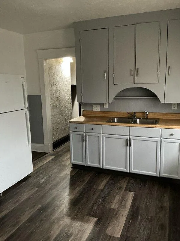 Unit Photo - 13821 Othello Ave
