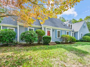 9 Crestview Dr, East Sandwich, MA 02537