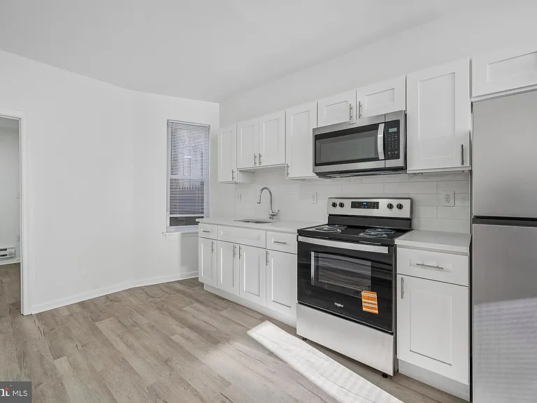 2964 N Taylor St — Photo 1